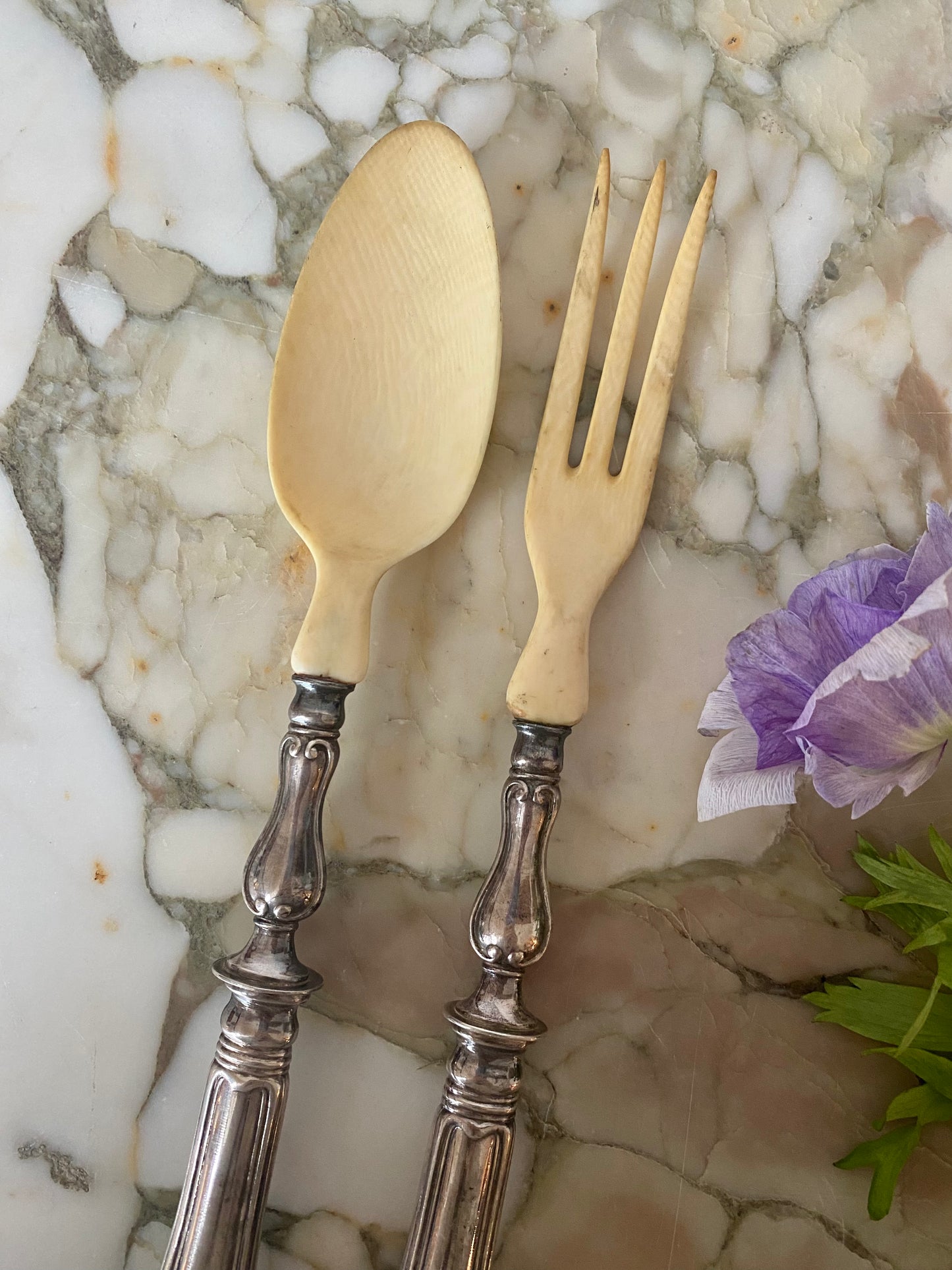 couverts à salade en corne et argent fourré