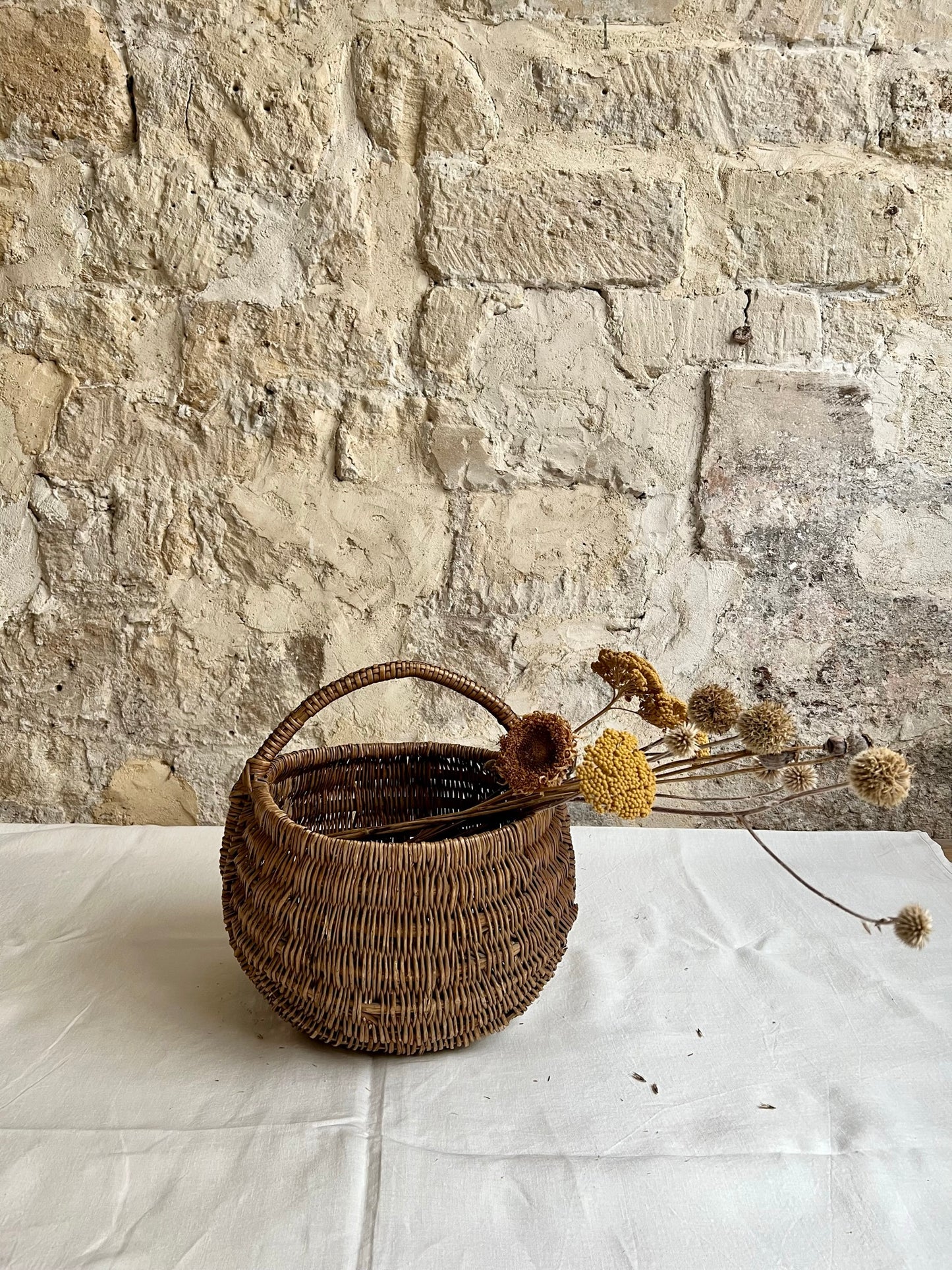 panier osier, forme de noix