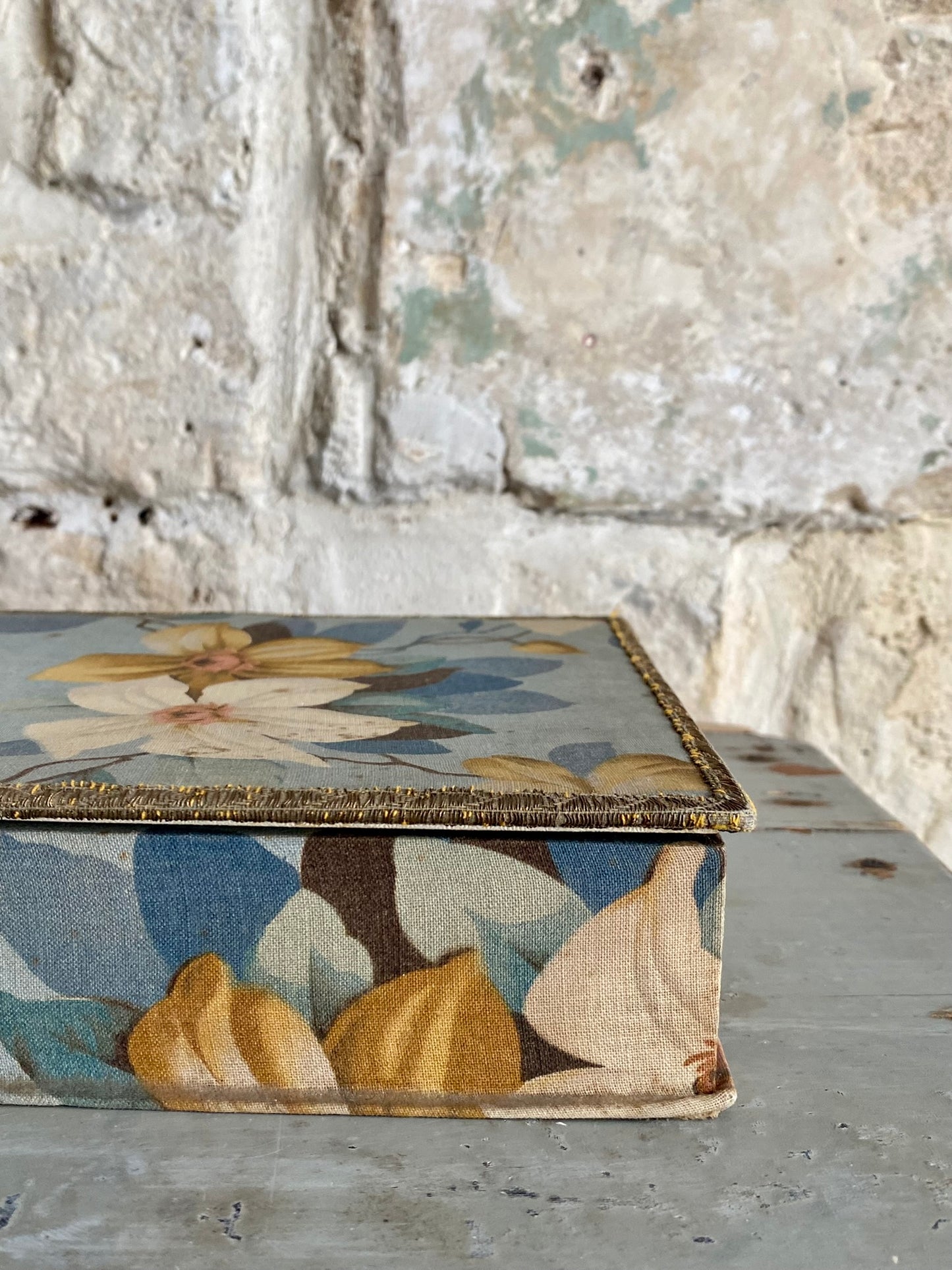 boîte en tissu bleu