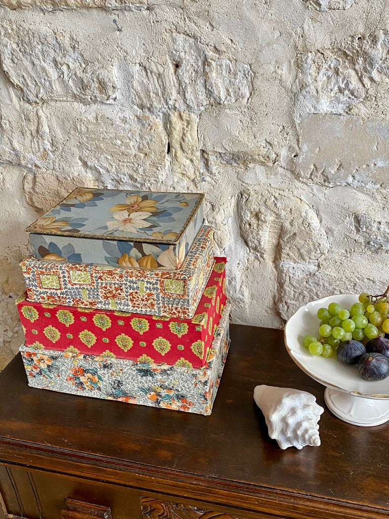 boîte en tissu bleu
