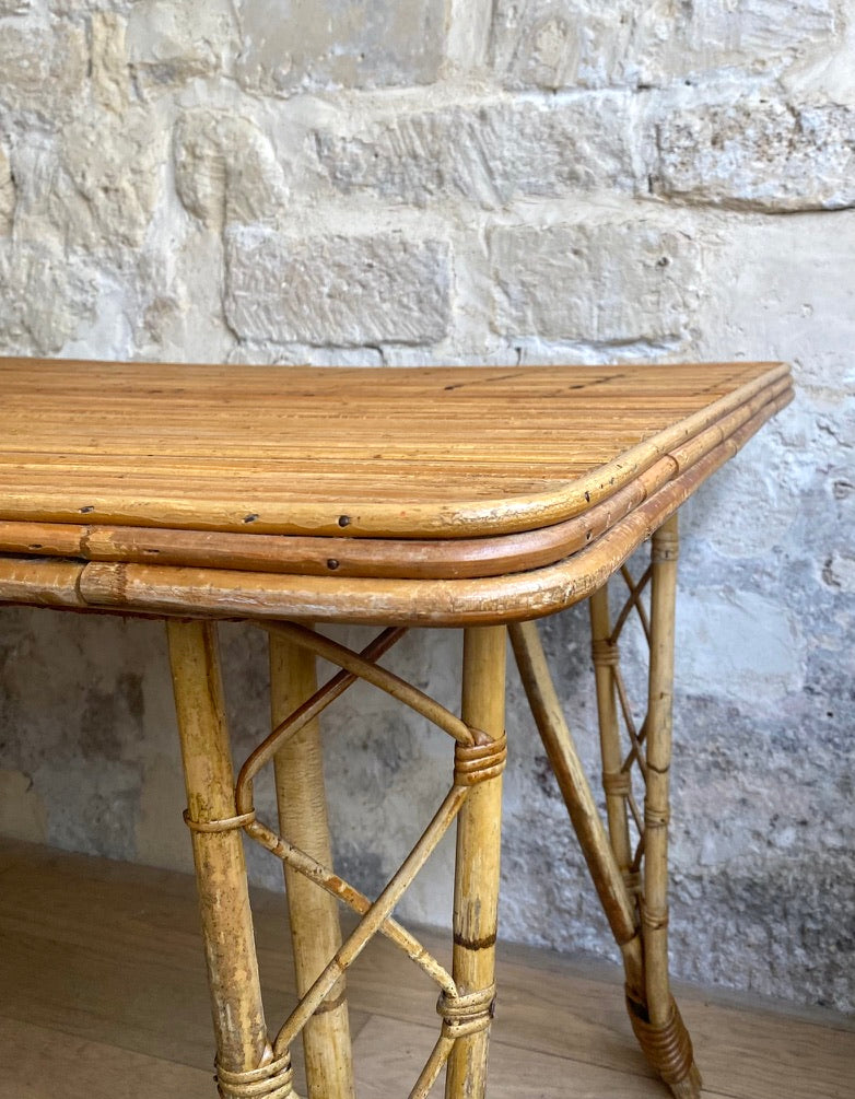 table haute en rotin, pieds amovibles
