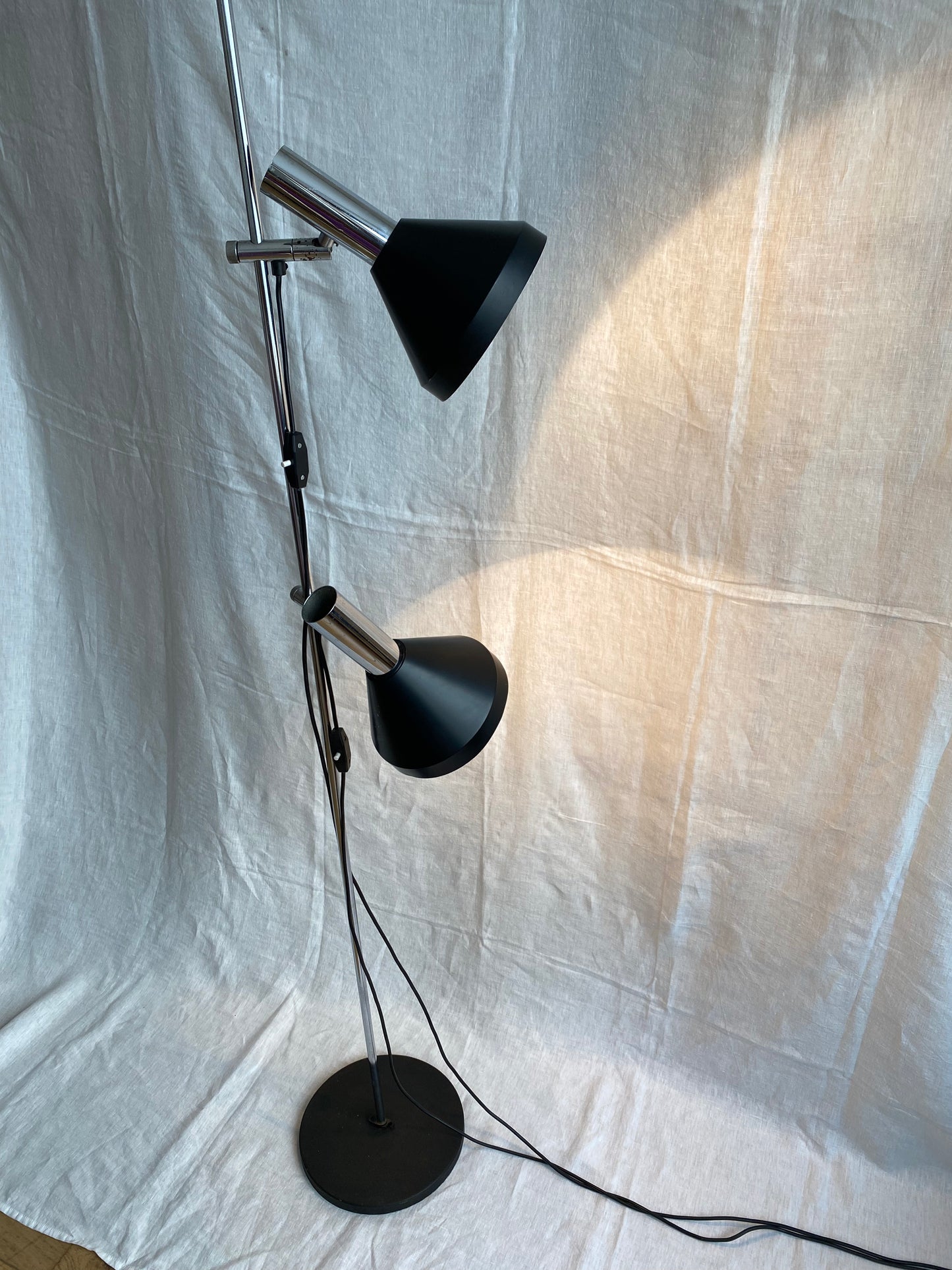 lampadaire vintage noir et métal chromé