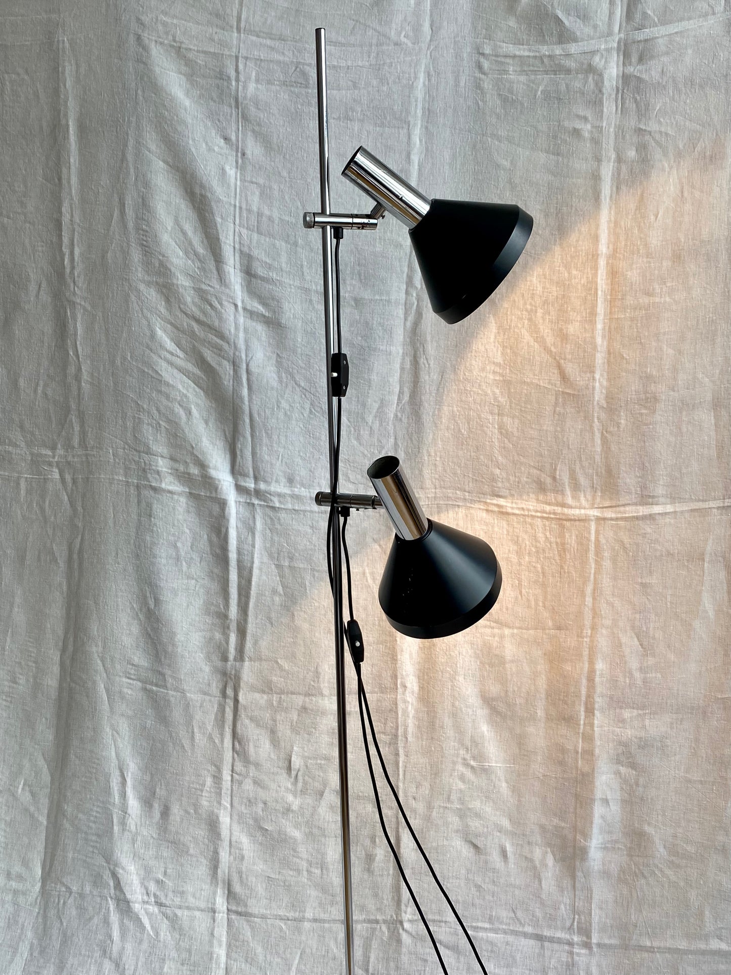 lampadaire vintage noir et métal chromé