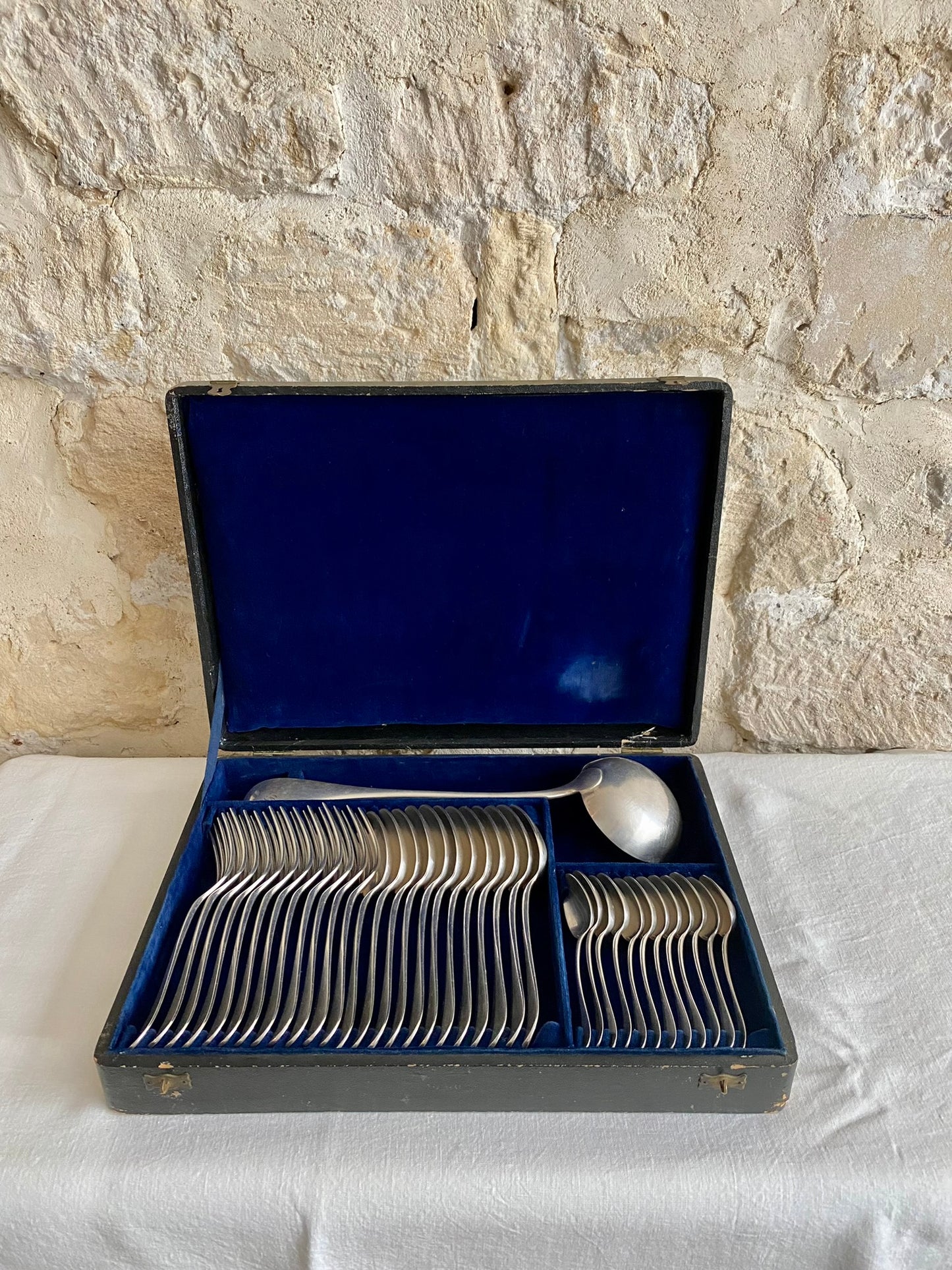 ménagère en métal argenté 37 pièces