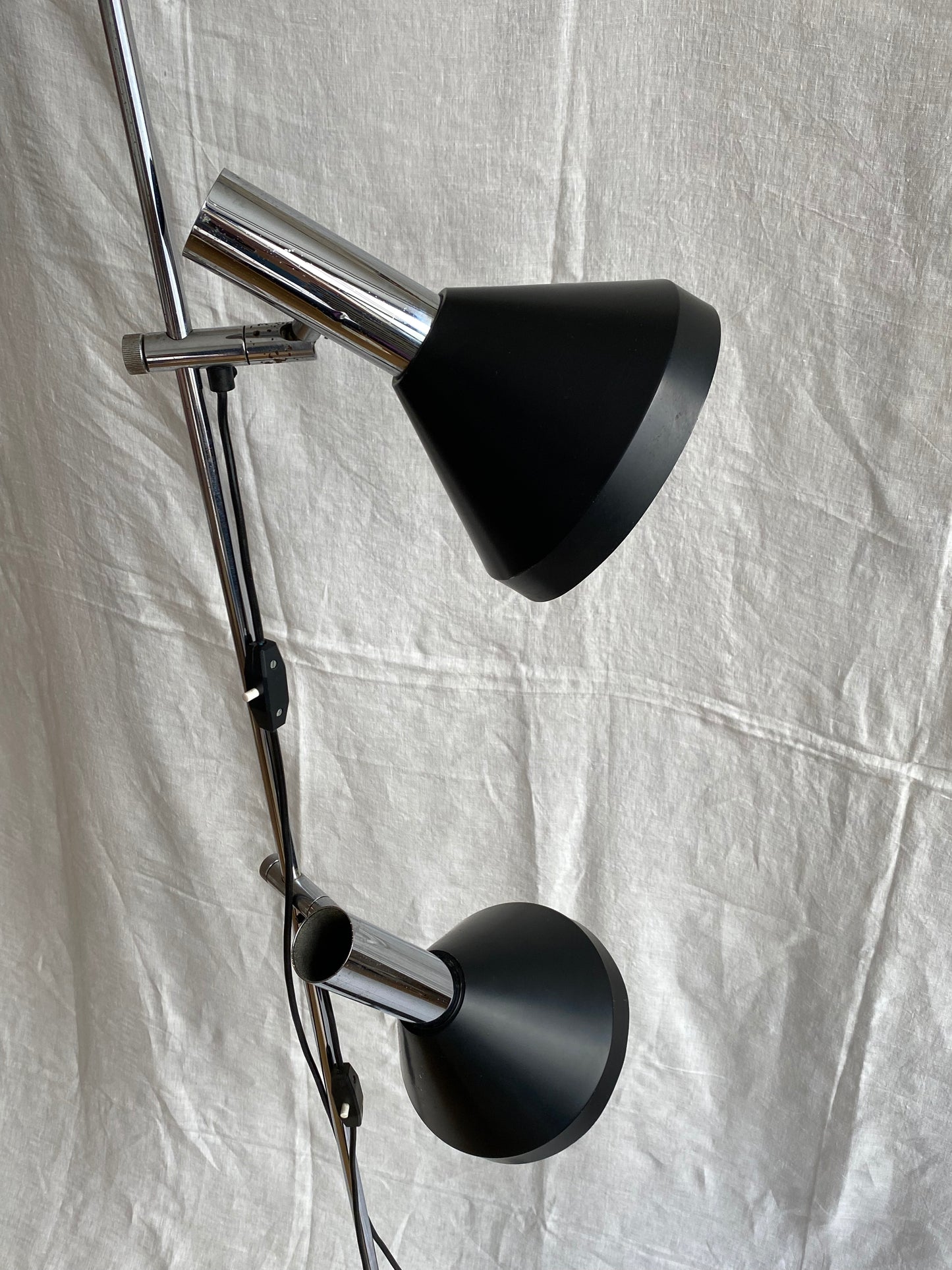 lampadaire vintage noir et métal chromé