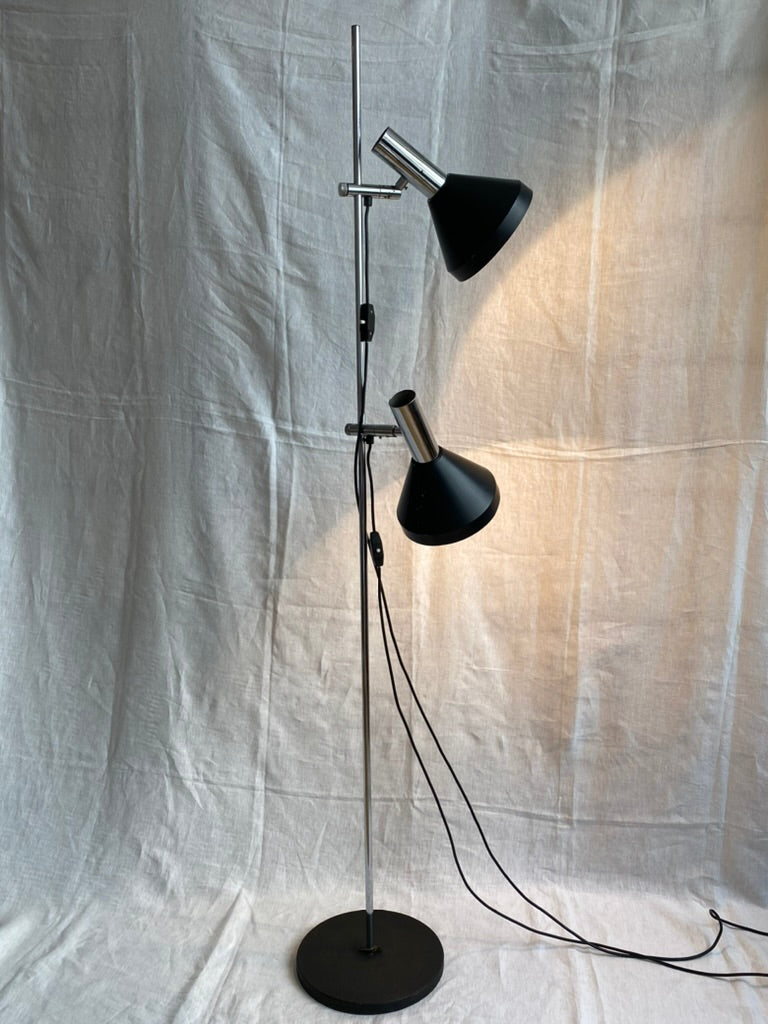lampadaire vintage noir et métal chromé