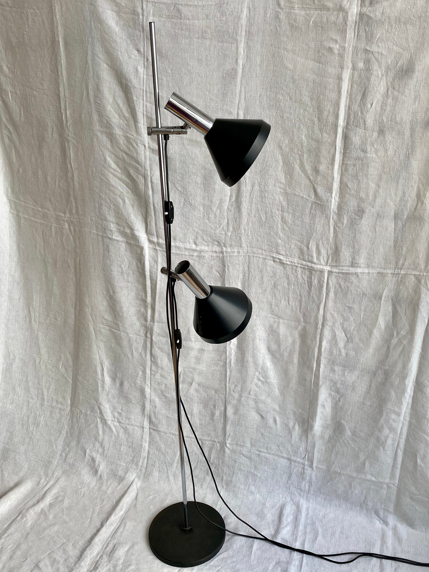 lampadaire vintage noir et métal chromé