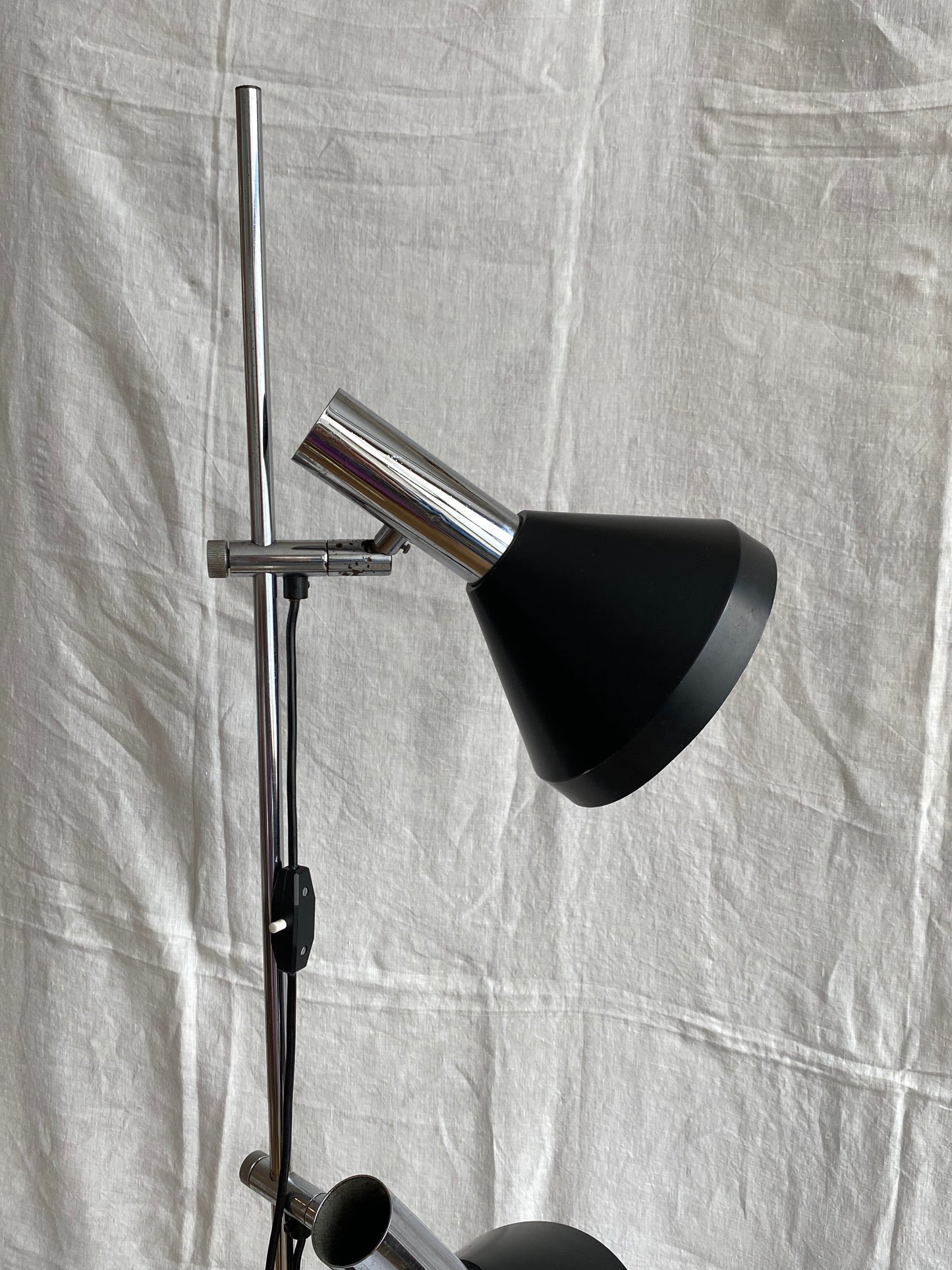 lampadaire vintage noir et métal chromé