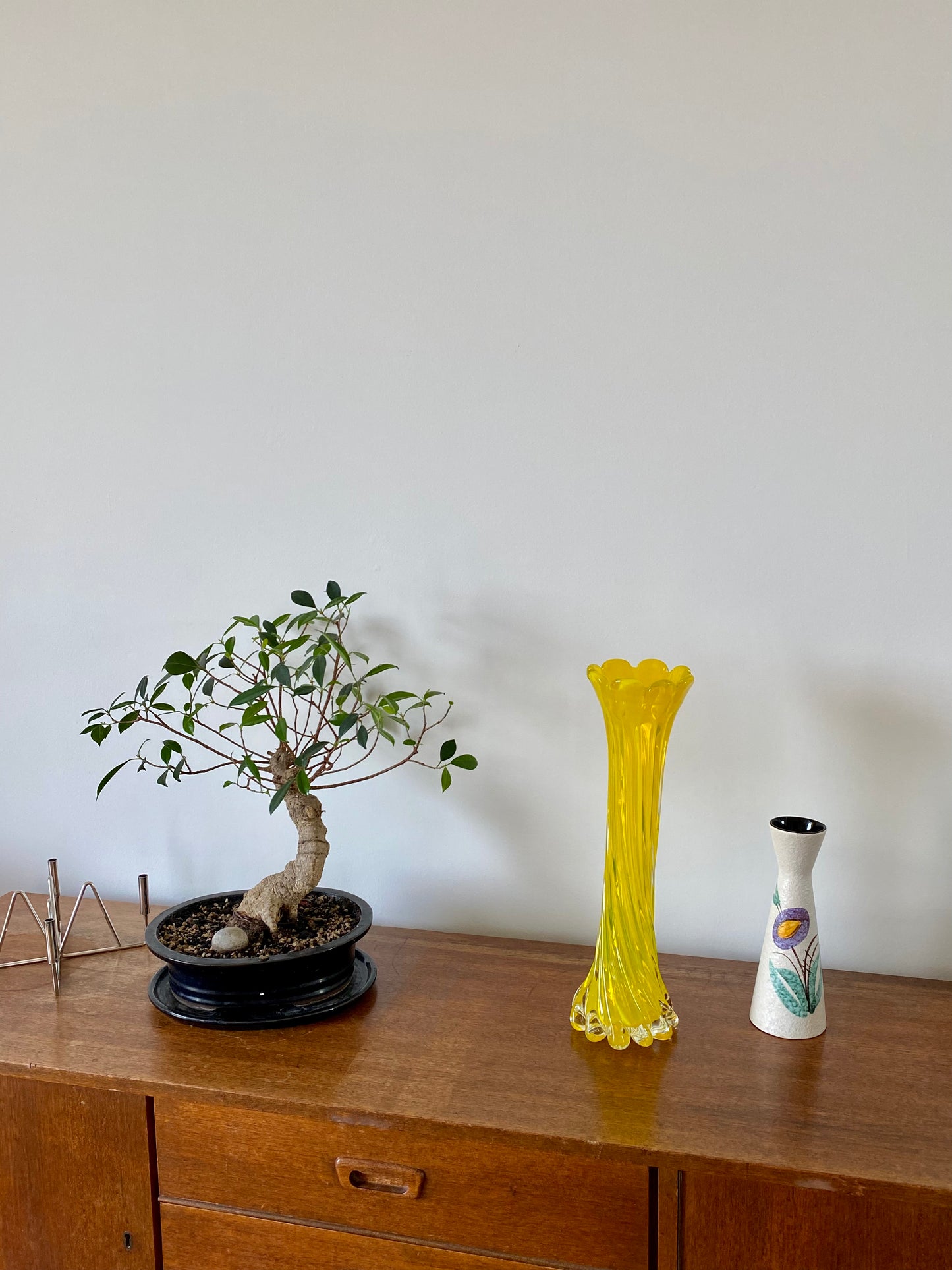 vase soliflore en verre jaune