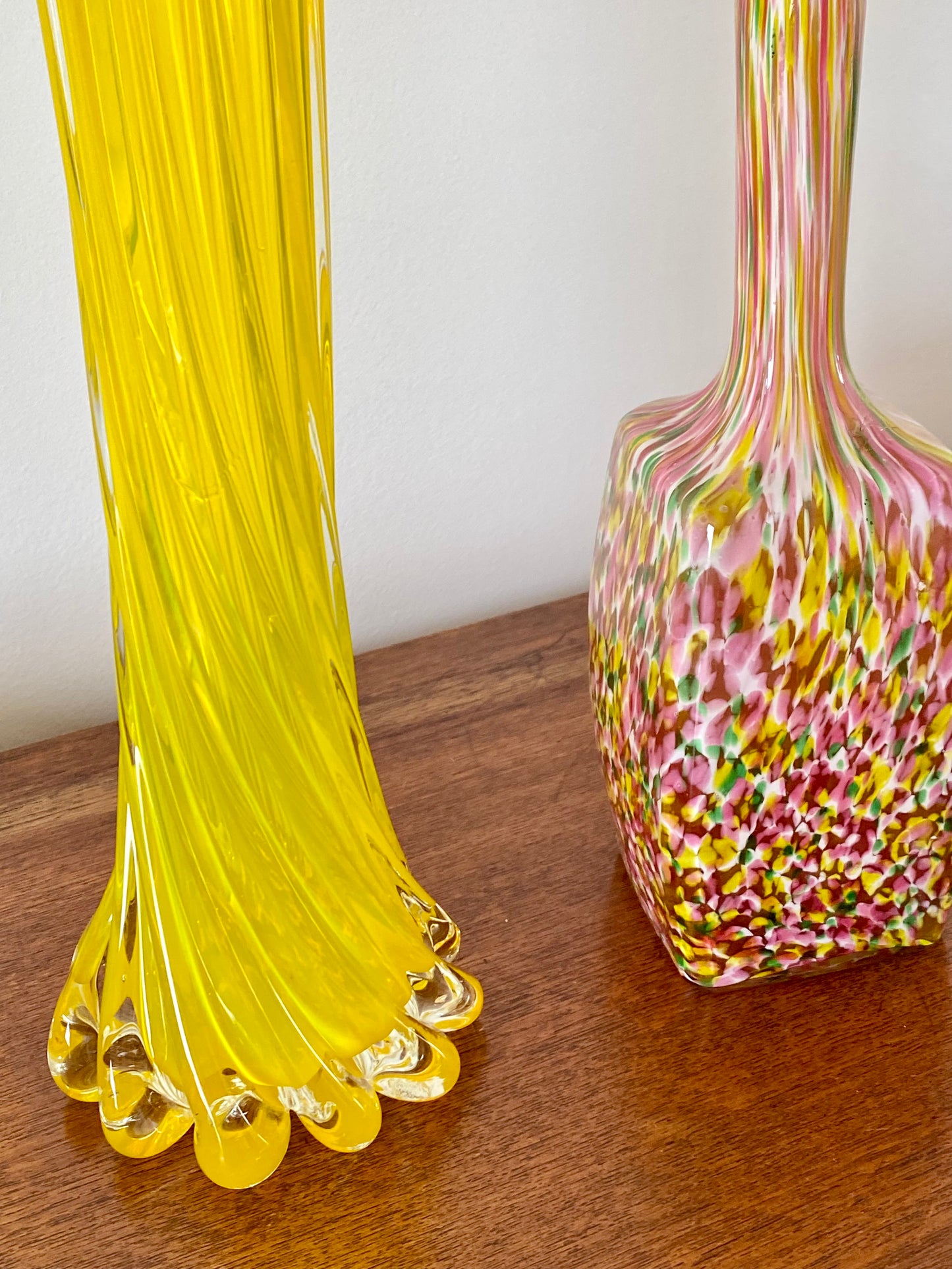 vase soliflore en verre jaune