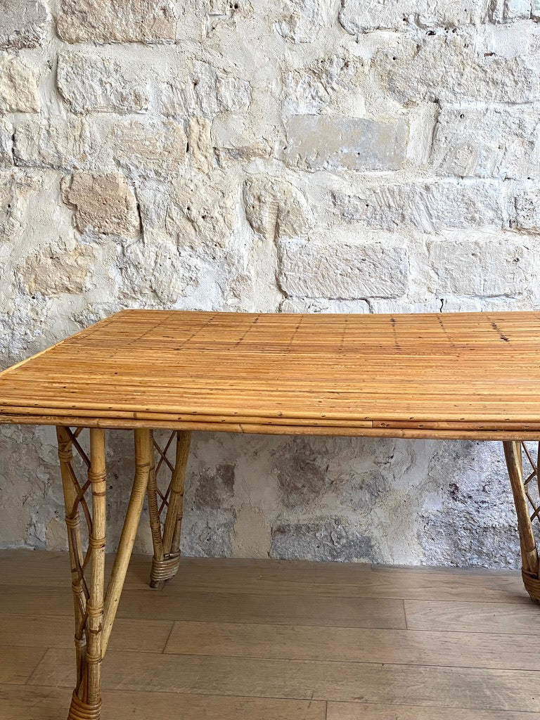 table haute en rotin, pieds amovibles