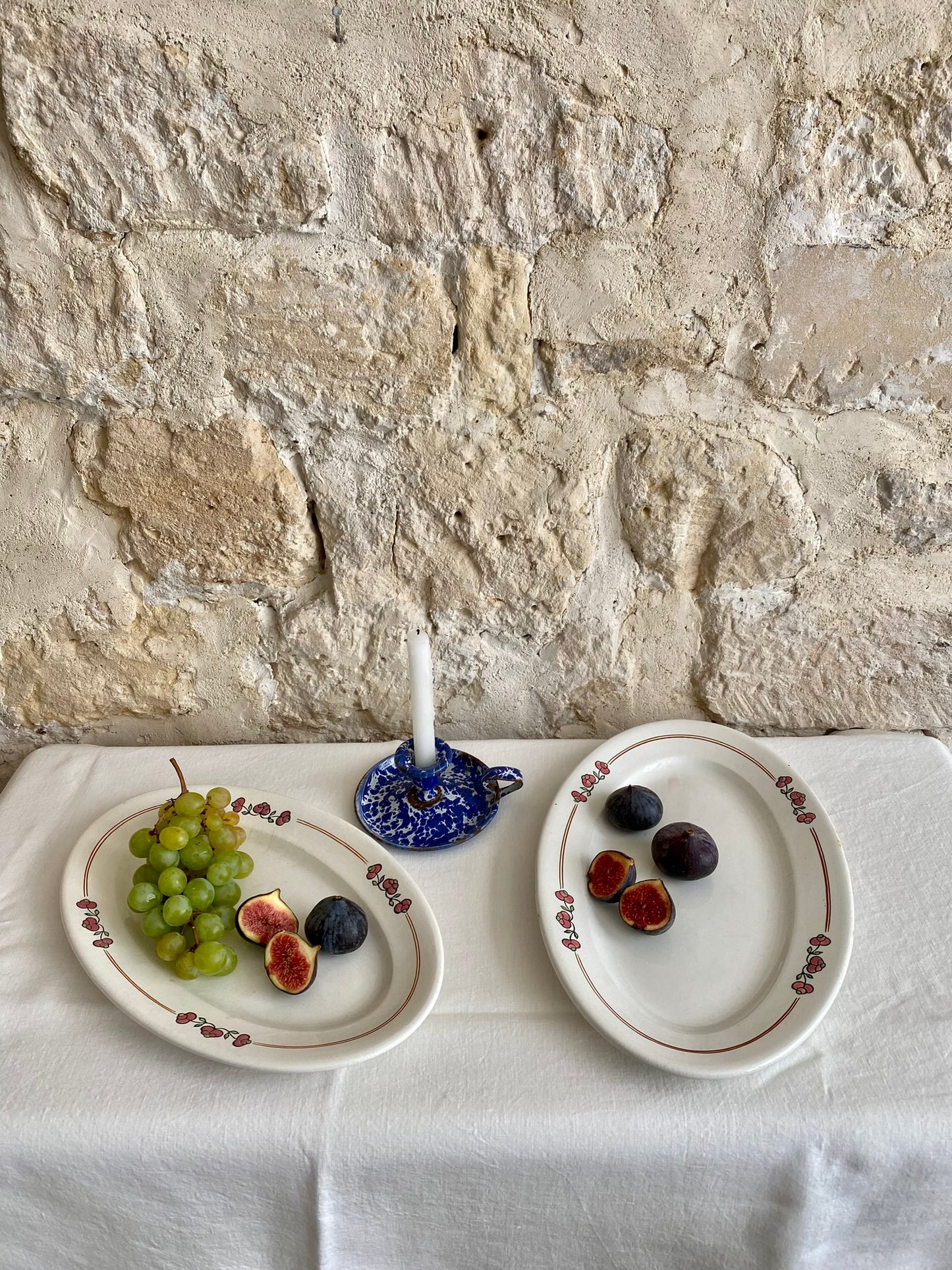 paire de plats ovales en faïence