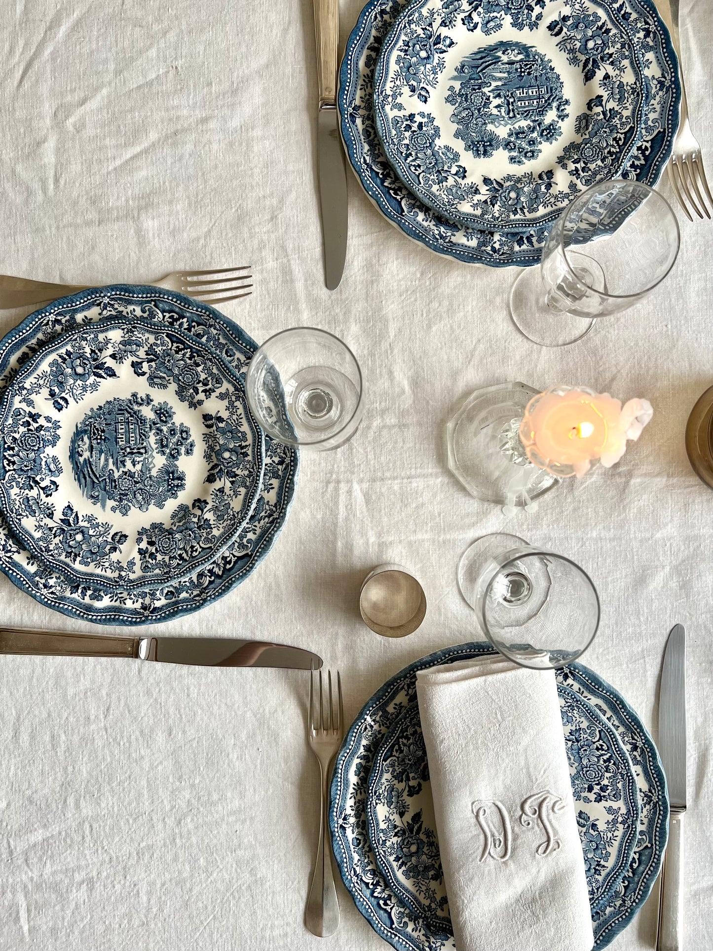 service anglais, décor bleu