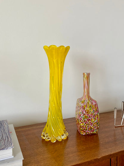 vase soliflore en verre jaune