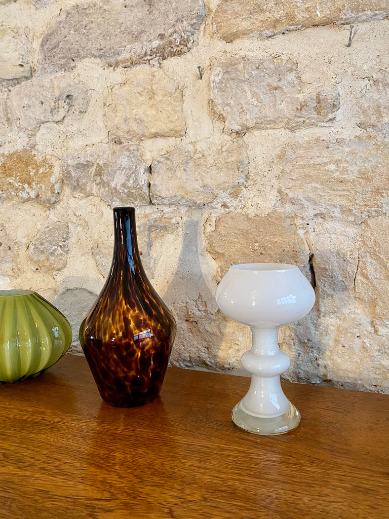 vase en verre blanc