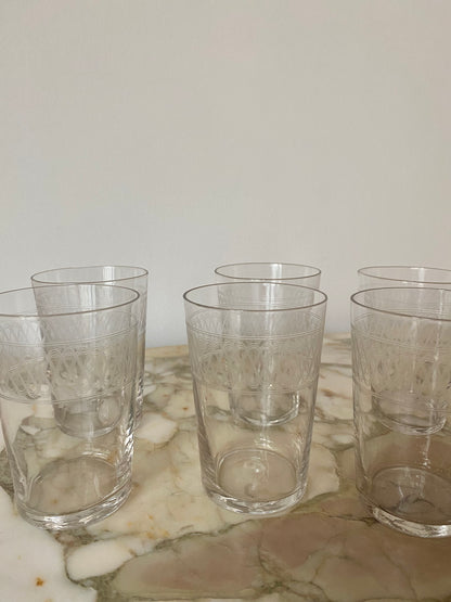 gobelets à eau en verre ancien