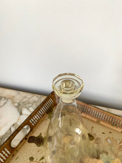 carafes en verre jaune