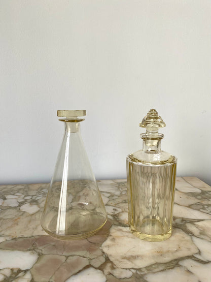 carafes en verre jaune