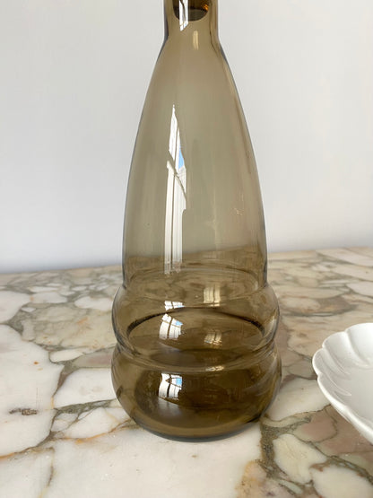 carafe en verre ambré
